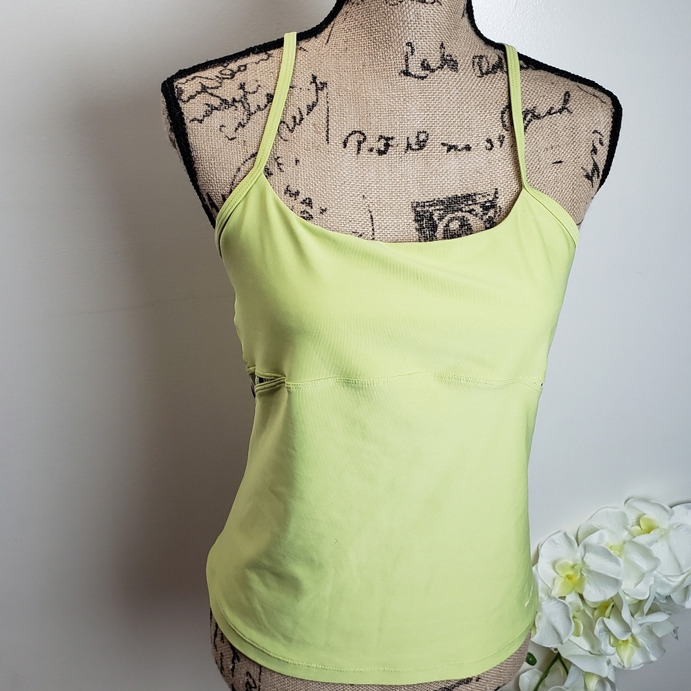 Moving comfort top